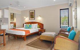 Hibiscus 52 - Fabulous Location 3 Minutes Walk To Beach And Macrossan St